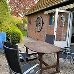 Huus Utspann Mit Terrasse - 23 Km Vor Hamburg - Apartmán *